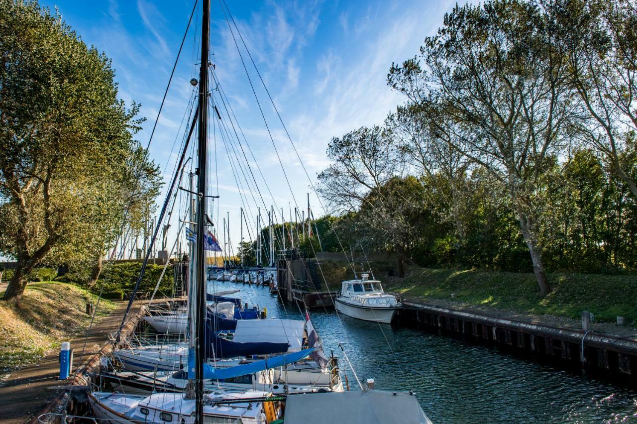 Hansa Watersport & Recreatie Wilhelminadorp Bagian luar foto